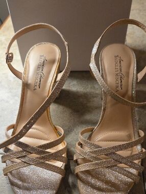 Badgley Mischka Champagne Gold Glitter Strappy Slingbacks